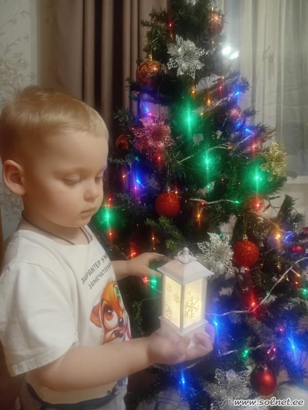 Загадаю я желание у пушистой елки