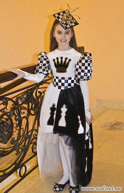 Новогодний костюм 'Шахматная королева' с красивым воротником и короно | Дети - Карнавал | Постила