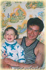 Александра (2 года) и папа Виктор; Казахстан, Караганда