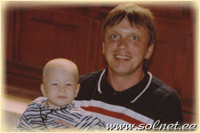 Aleks (1 год) и папа Валера; Таллинн