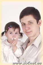 Алинка (2 года) и папа Александр Федотов; Украина, Мариуполь