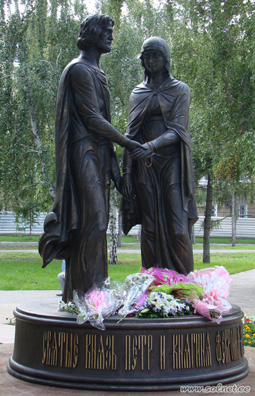 Памятник Петру и Февронии, город Омск