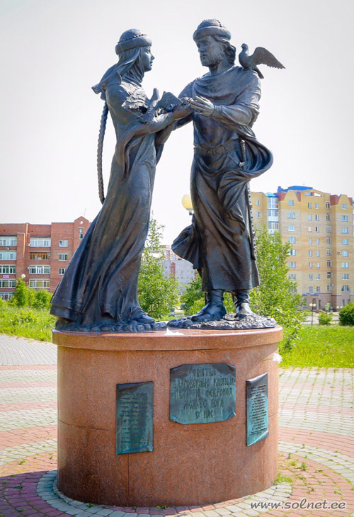 Памятник Петру и Февронии, город Нефтеюганск