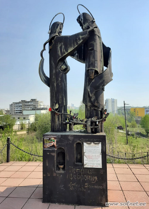Памятник Петру и Февронии, город Нижний Тагил
