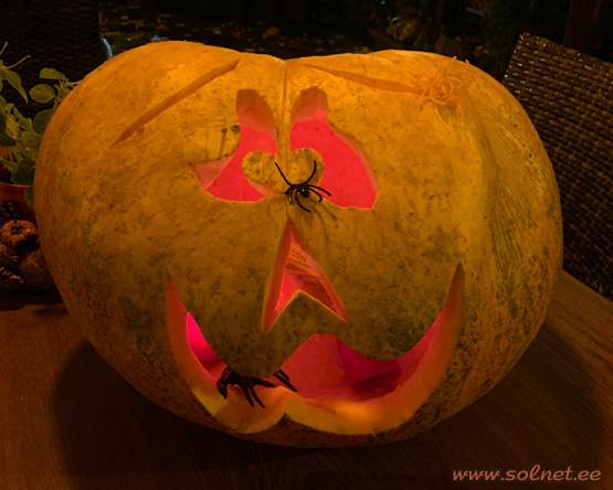 Фонарь Джека из тыквы на Хеллоуин, декор помещений