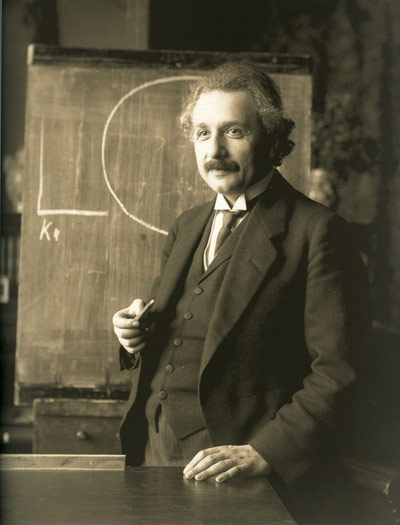 Альберт Эйнштейн — самый знаменитый физик 20-го века